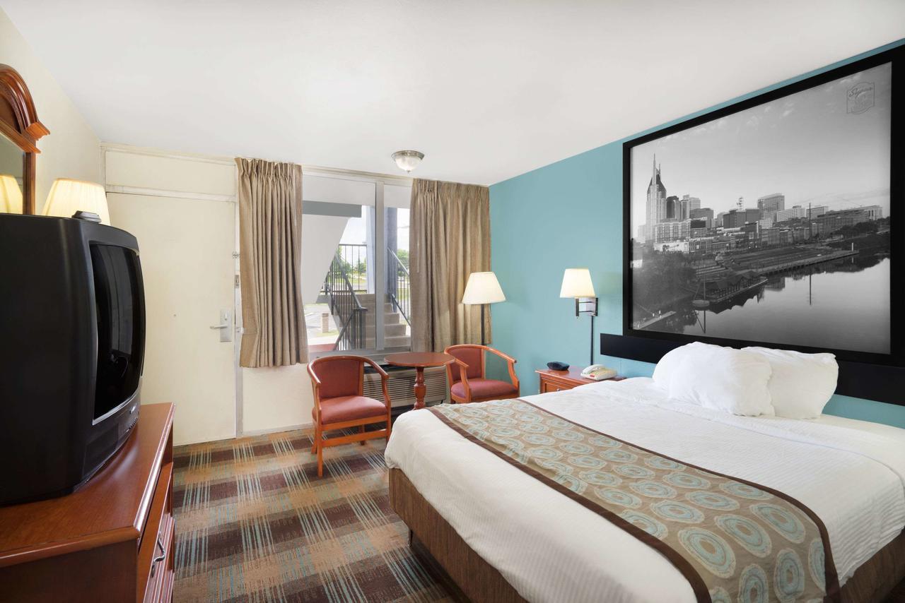 Super 8 By Wyndham Nashville Downtown Экстерьер фото