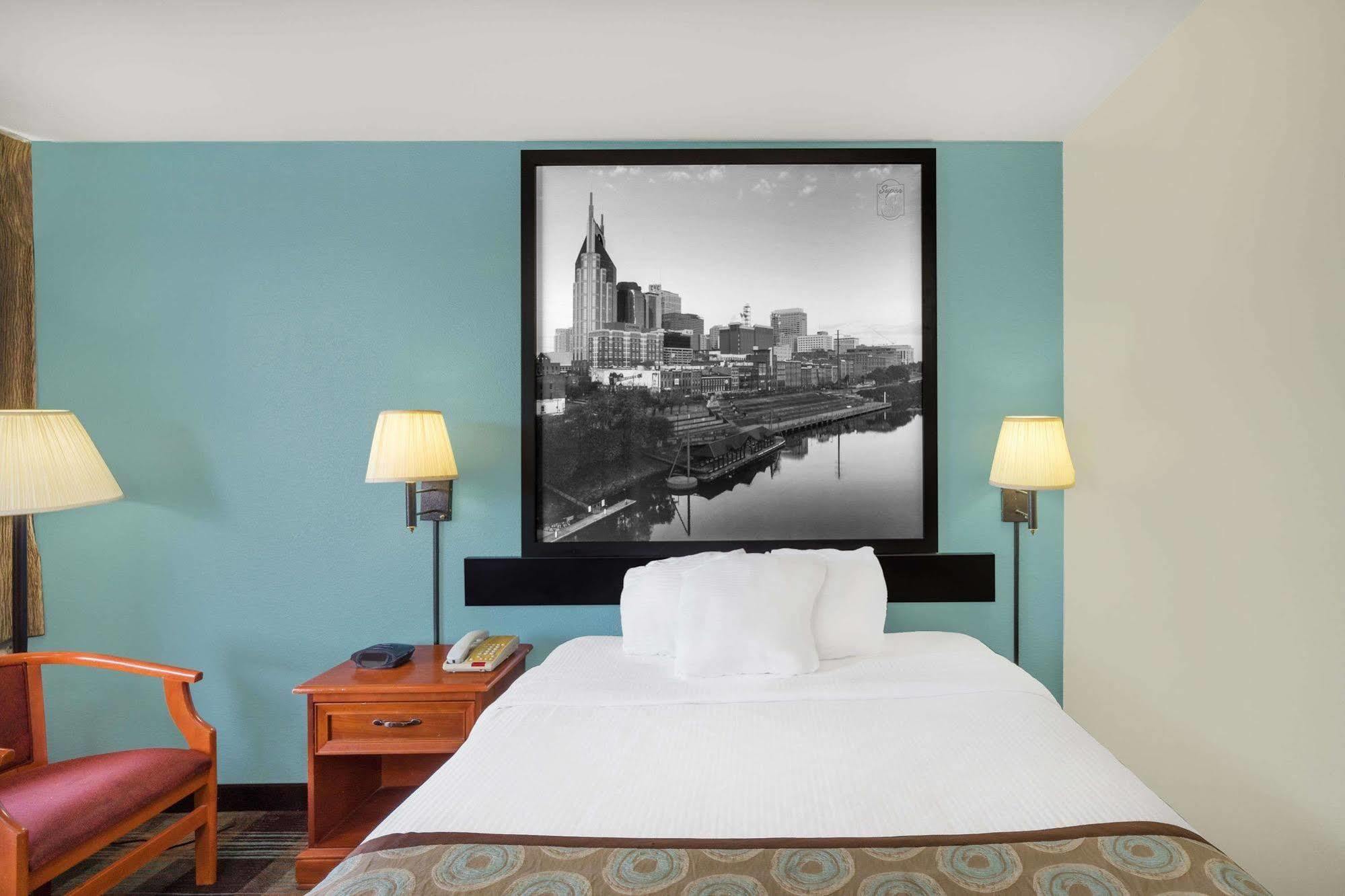 Super 8 By Wyndham Nashville Downtown Экстерьер фото